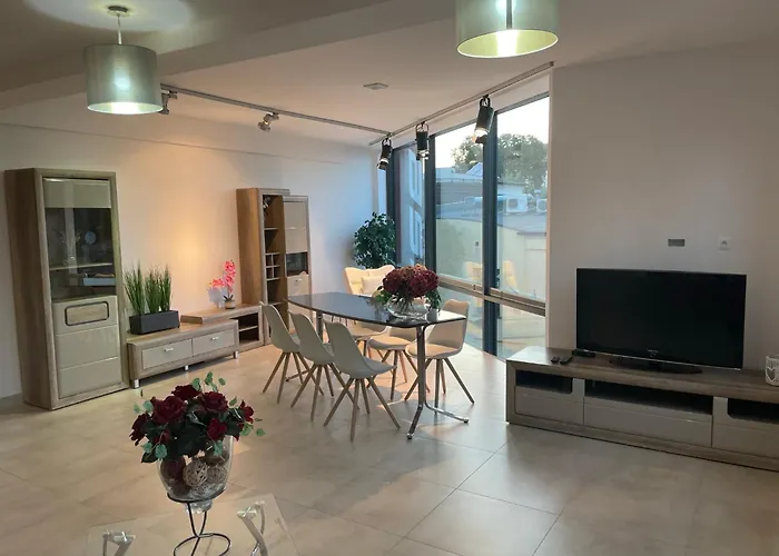 Апартаменты Iii W Centrum - Winda - 50 Metrow Od Starego Rynku Косцежина